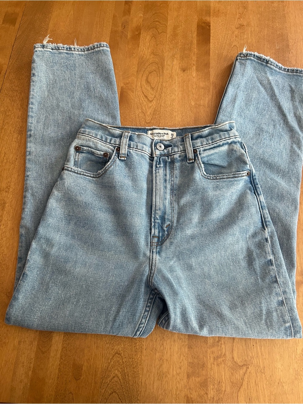 Abercrombie & Fitch Straight Ultra High Rise 25/0 Like New